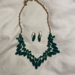 Green emerald style bib necklace